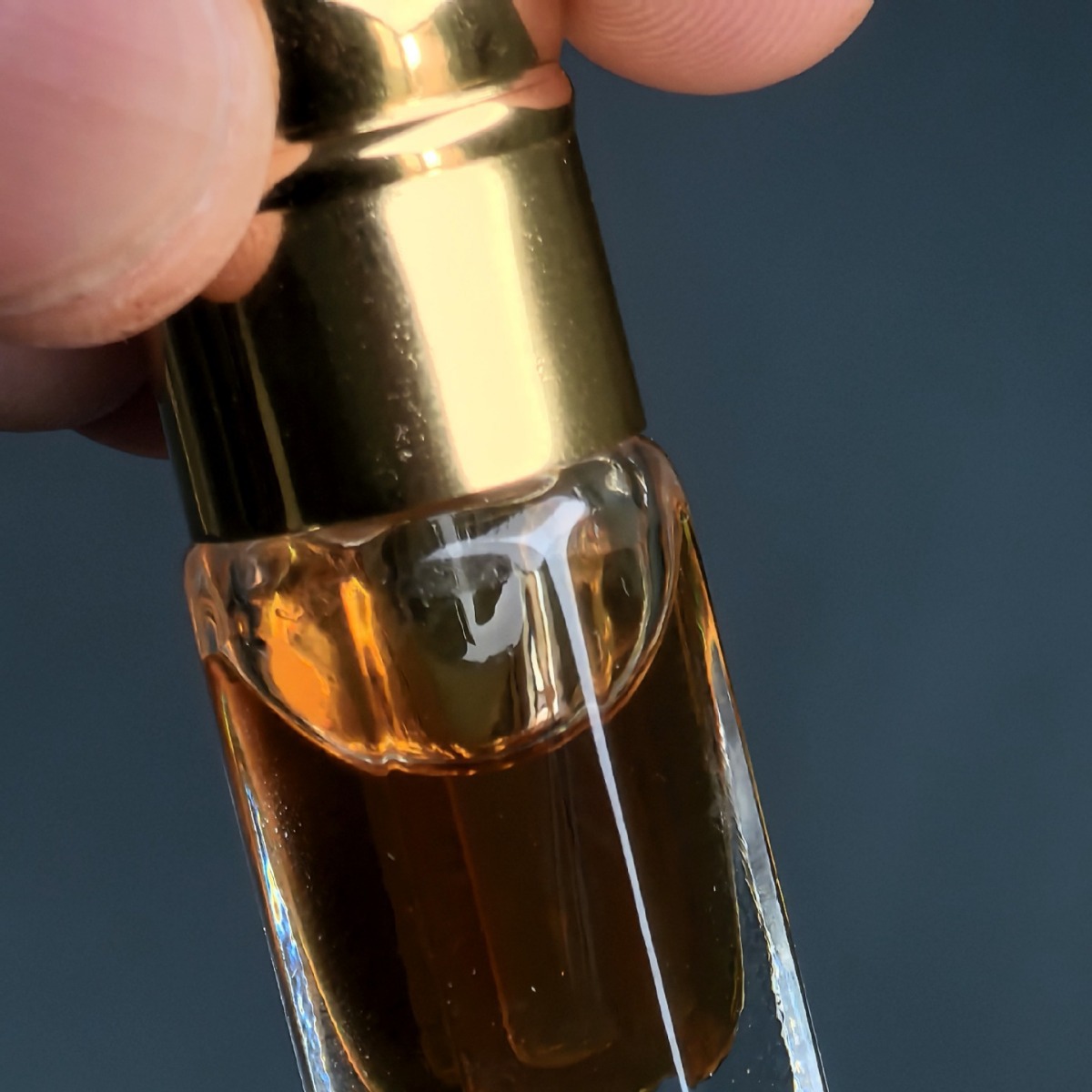 Natürliches ätherisches Öl aus – Sandalwood Perfume Oil Bewertung und Preis